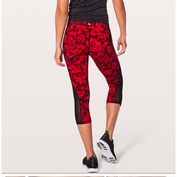 Lululemon Leggings Womens Sz 6 Floral Red Striped CompressionCrop Capri Gym Yoga - Picture 3 of 13